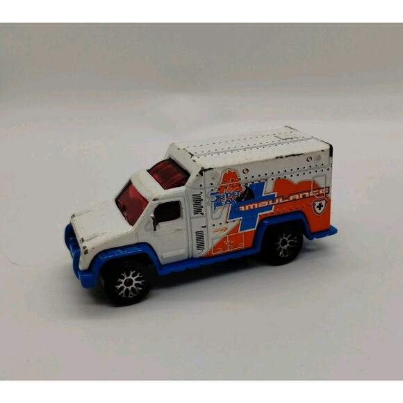 Lot of 7 Matchbox Diecast Cars - Ambulance - Nissan Z - Sahara Survivor - Picture 3 of 10